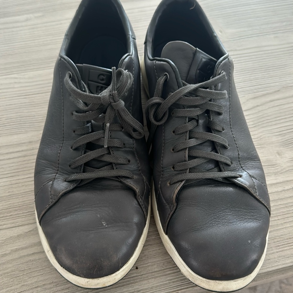 Used men’s Cole haans walking shoes